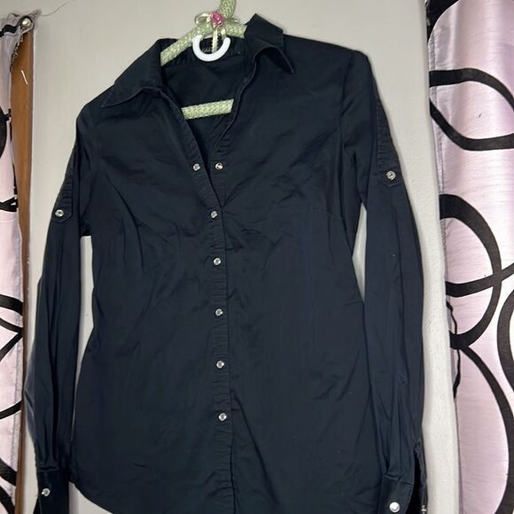 Tahari pearl snap front long sleeve blouse with roll tab sleeves - Picture 4 of 7